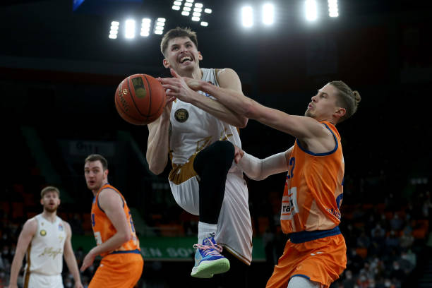 手下更重要 手下更重要