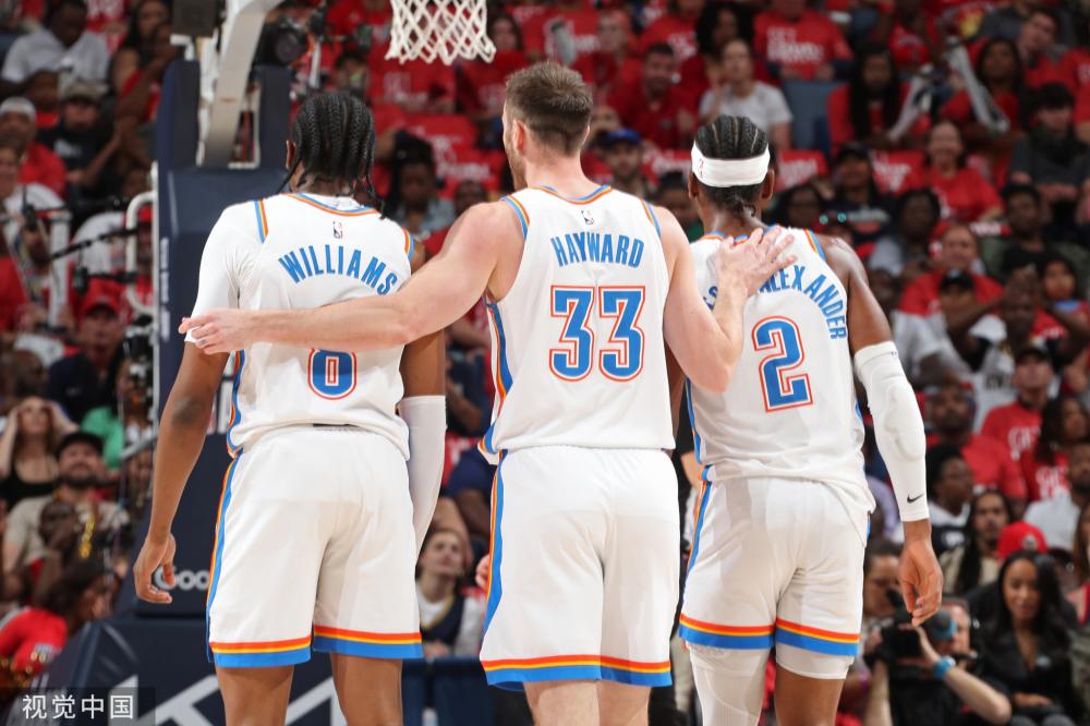 字再次推向 字再次推向